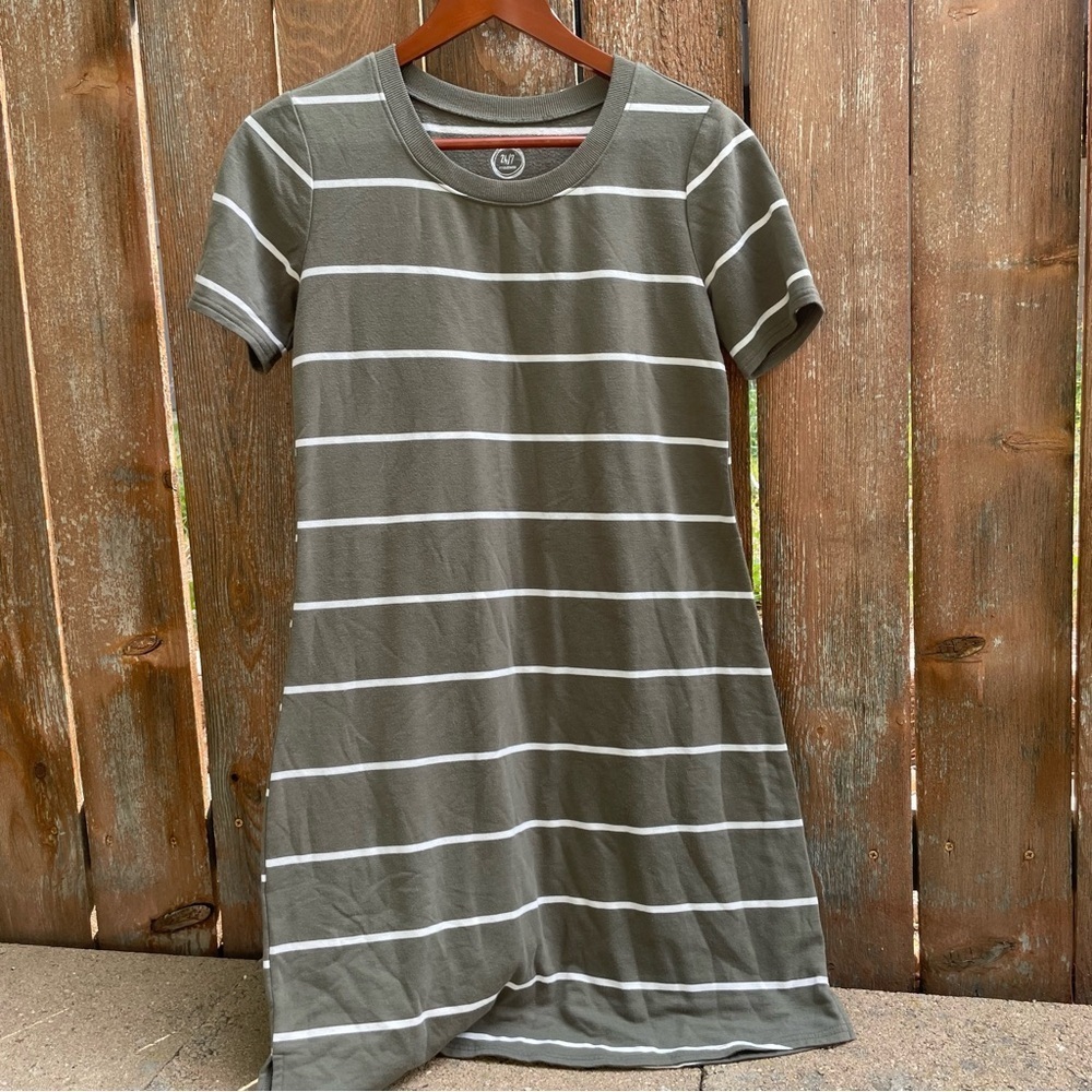 MAURICES Women’s Striped Olive Green T-Shirt Short Sleeve Dress Size XS